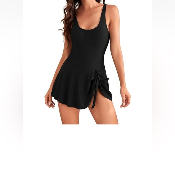 EoMENIE Black Pullover One-Piece Swimsuit Size 20W Adjustable Straps Padded Bra - Picture 1 of 12